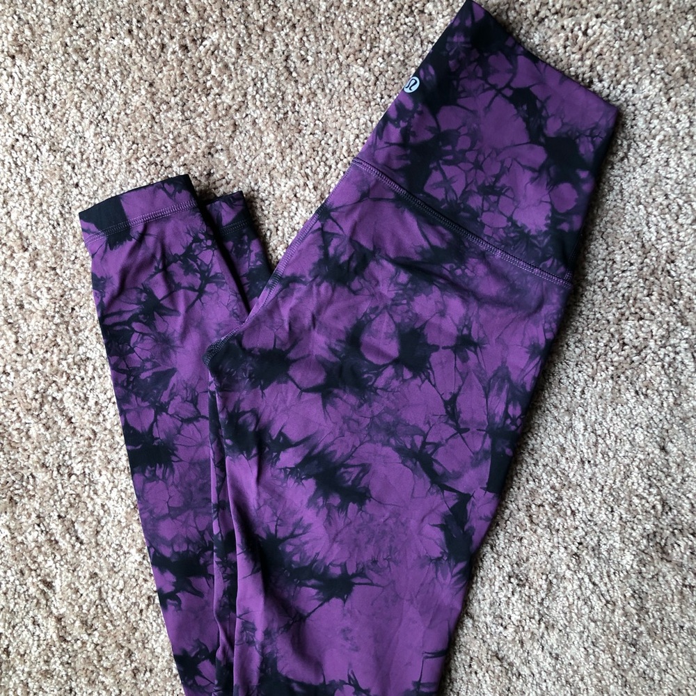 EUC Lululemon Purple Shibori Wunder Under sz 8